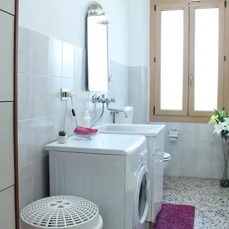 L' Oasi Del Cervo - Casa Con Giardino E Posto Auto, Uscita Autostrada A11 Флоренция
